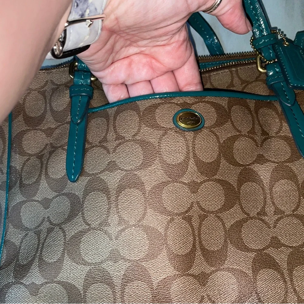 Coach shoulder bag - Picture 2 of 11
